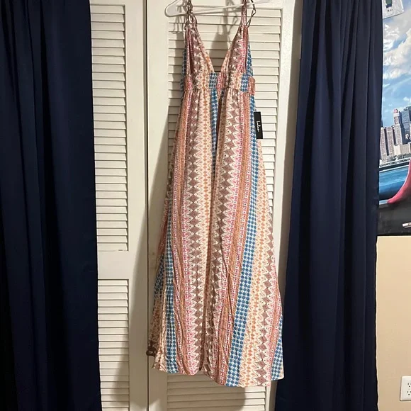 Maxin and Relaxin blue multi print sleeveless tie strap maxi dress. - Picture 15 of 15